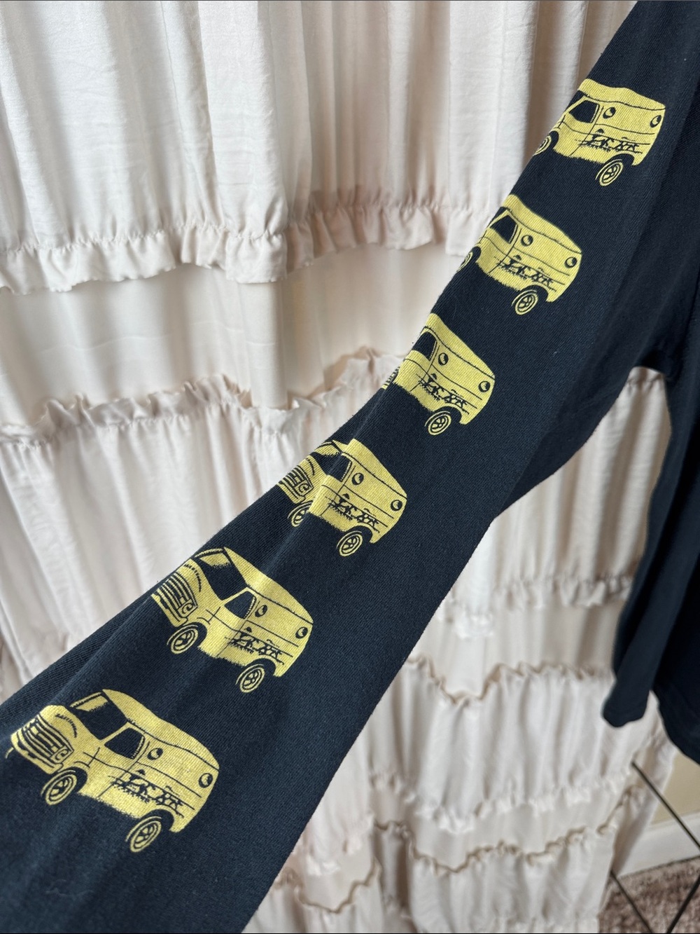 Turkey and the Wolf Black Long Sleeve Tee with Yellow Van Graphic Size XL - Picture 2 of 9